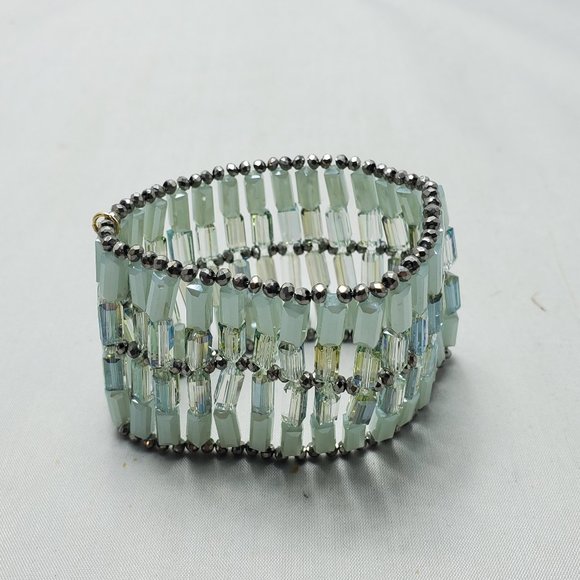 ALI KHAN mint glass beaded stretch bracelet with gift box - Picture 4 of 5